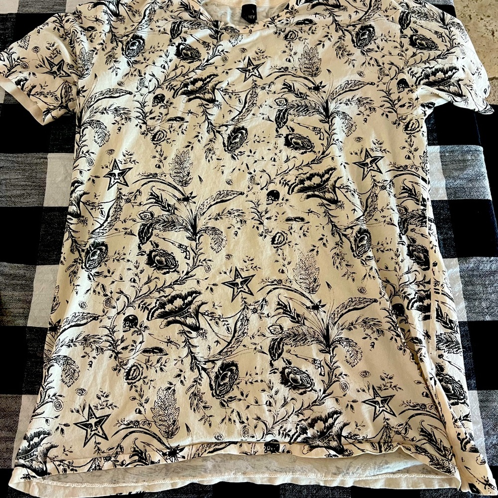 Vintage XL Obey Propaganda t-shirt in very good condition